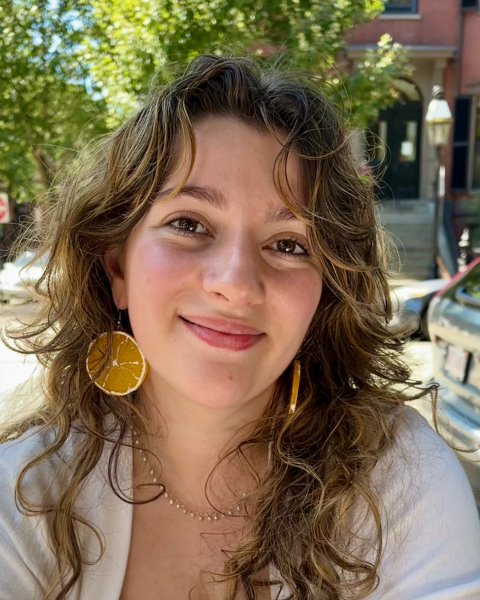 Portrait of Lou Abecassis