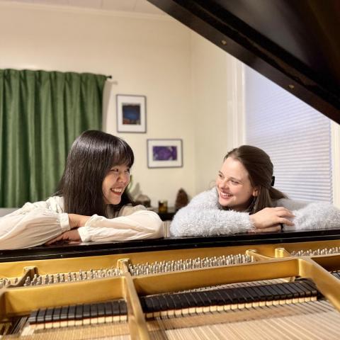 Sakurako Kanemitsu, piano; Rose Hegele, soprano 
