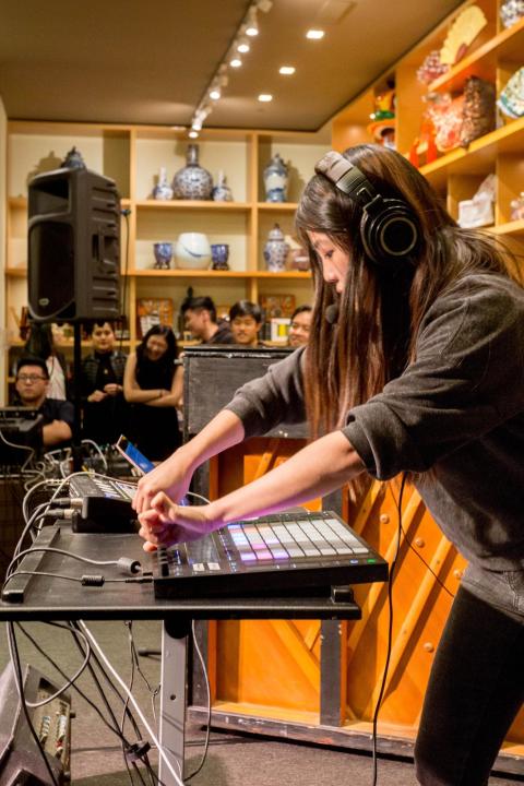 claire marie lim performing with Ableton Push 2