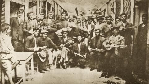 Rebetes in the Karaiskaki Square, Piraeus (1933)
