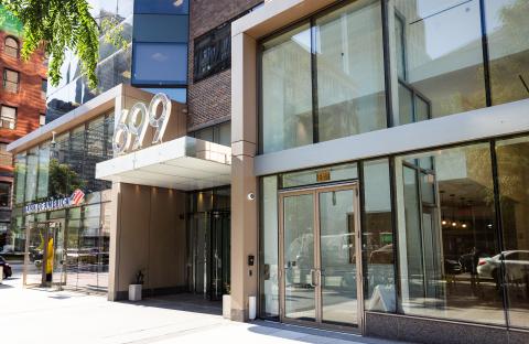 Image of the outside of 699 Boylston building: 699 is in big block numbers.