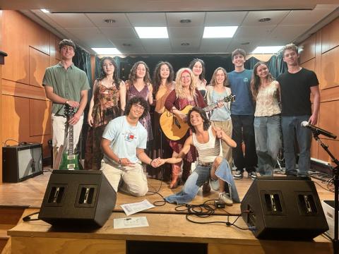 Summer Singer Songwriter Siorée 