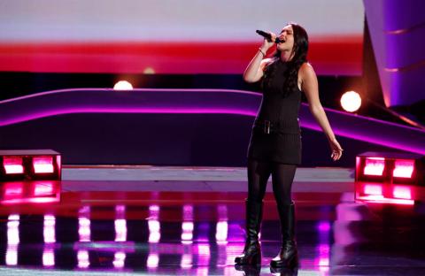 Lexi Stephens performs on the Voice