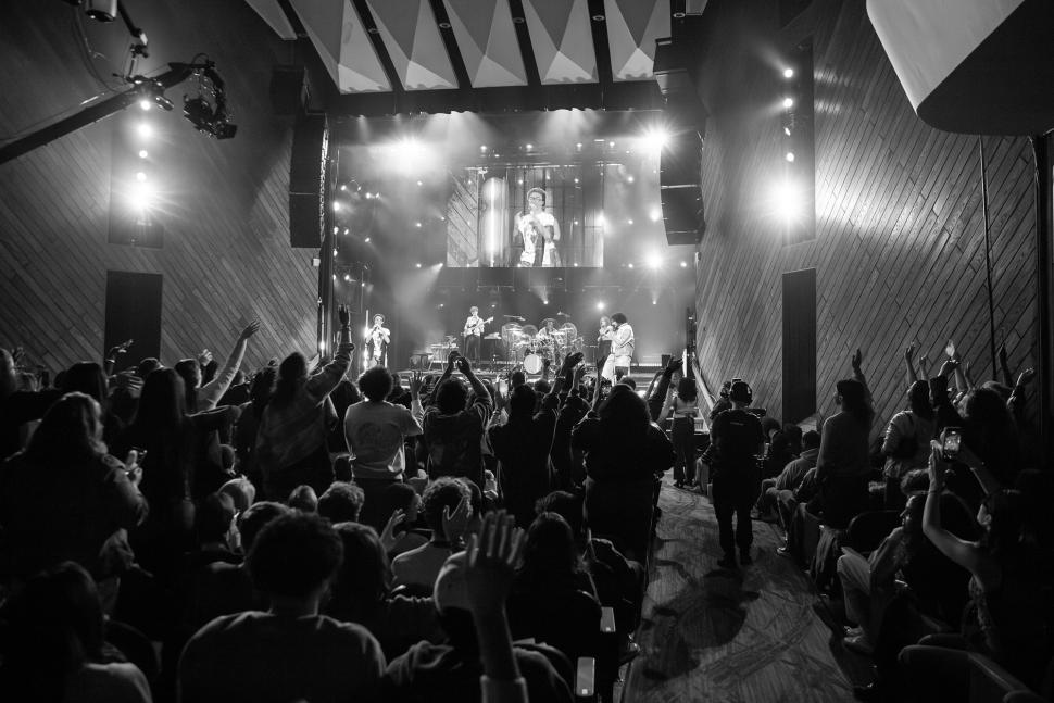 concert photo of audience